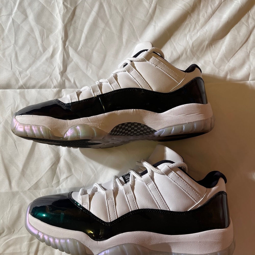 Jordan 11 Retro Low Iridescent - Picture 4 of 8